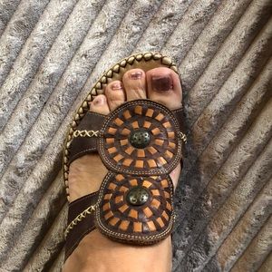 Lady’s sandals